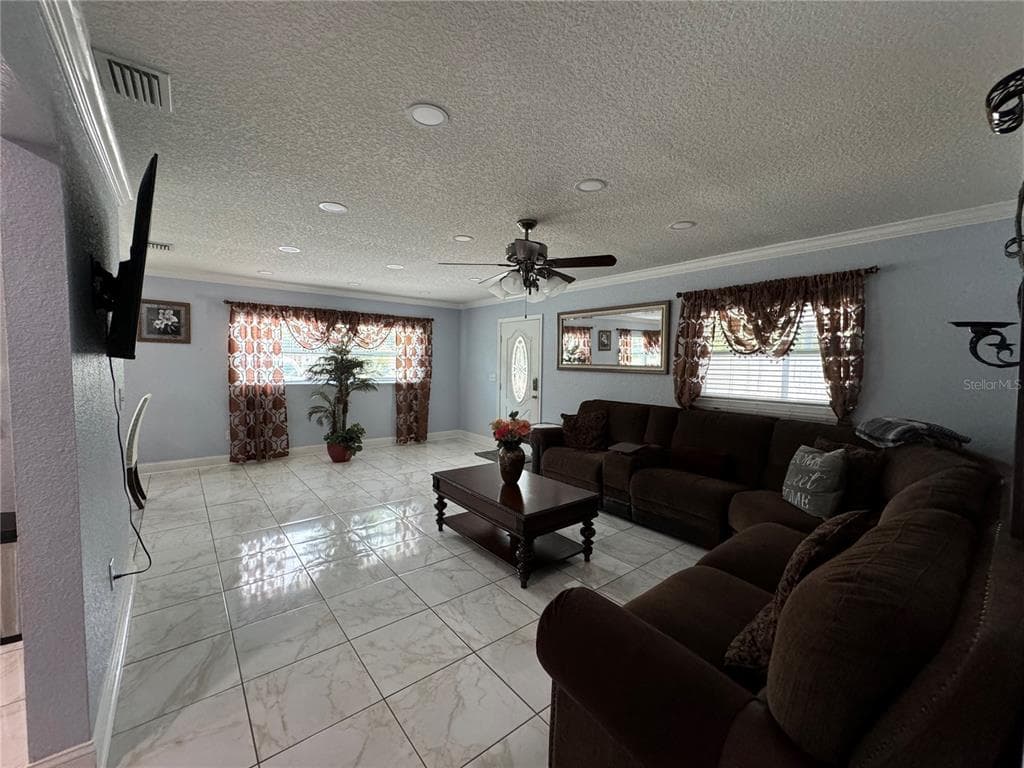 2702 CAMPUS HILL DRIVE TAMPA, FL 33612