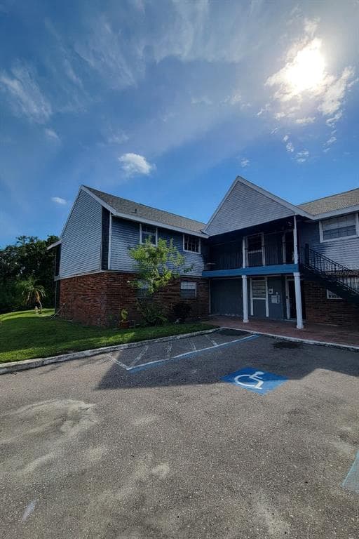 200 COUNTRY CLUB DR UNIT 1302 LARGO, FL 33771