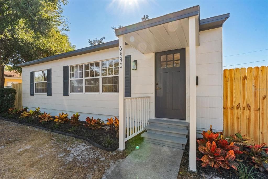 6430 2ND AVENUE S ST PETERSBURG, FL 33707
