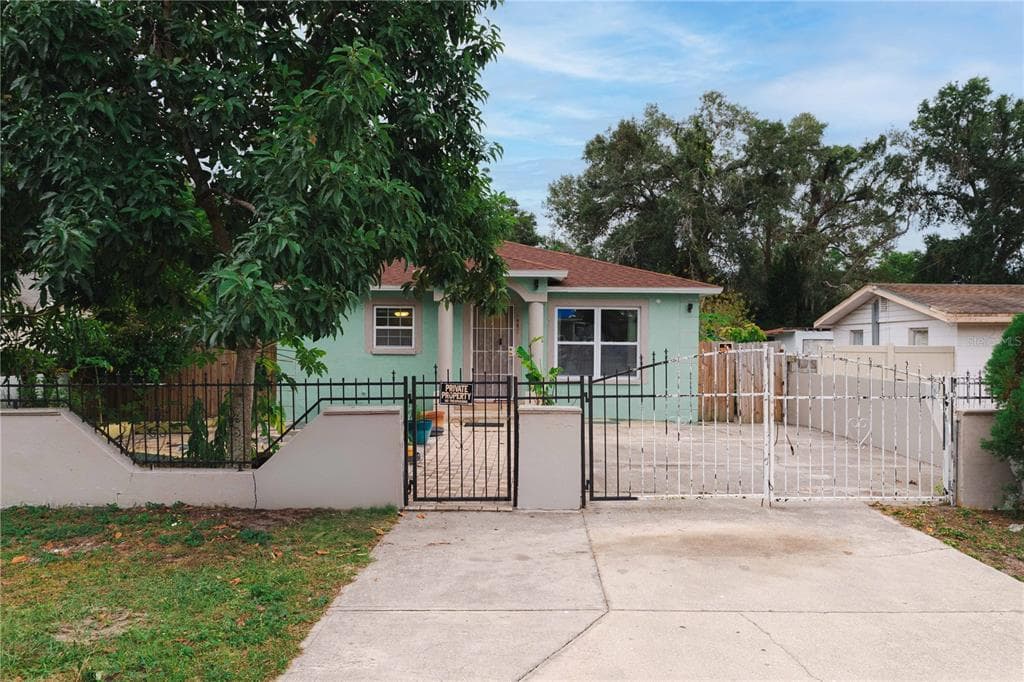 1607 E POINSETTIA AVENUE TAMPA, FL 33612