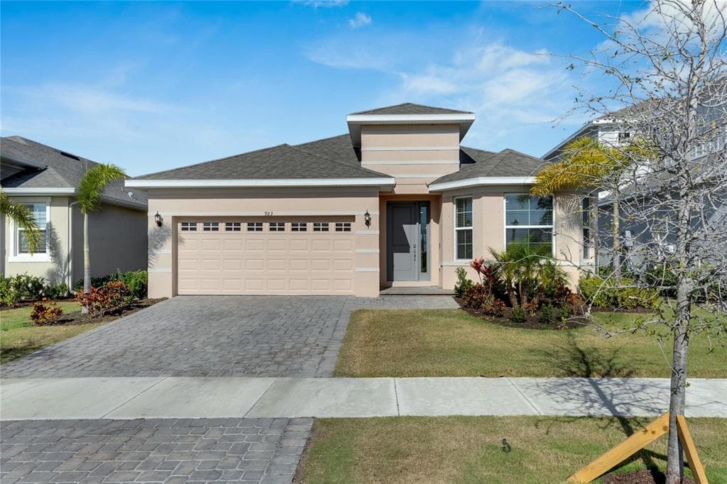 923 SIGNET DRIVE APOLLO BEACH, FL 33572