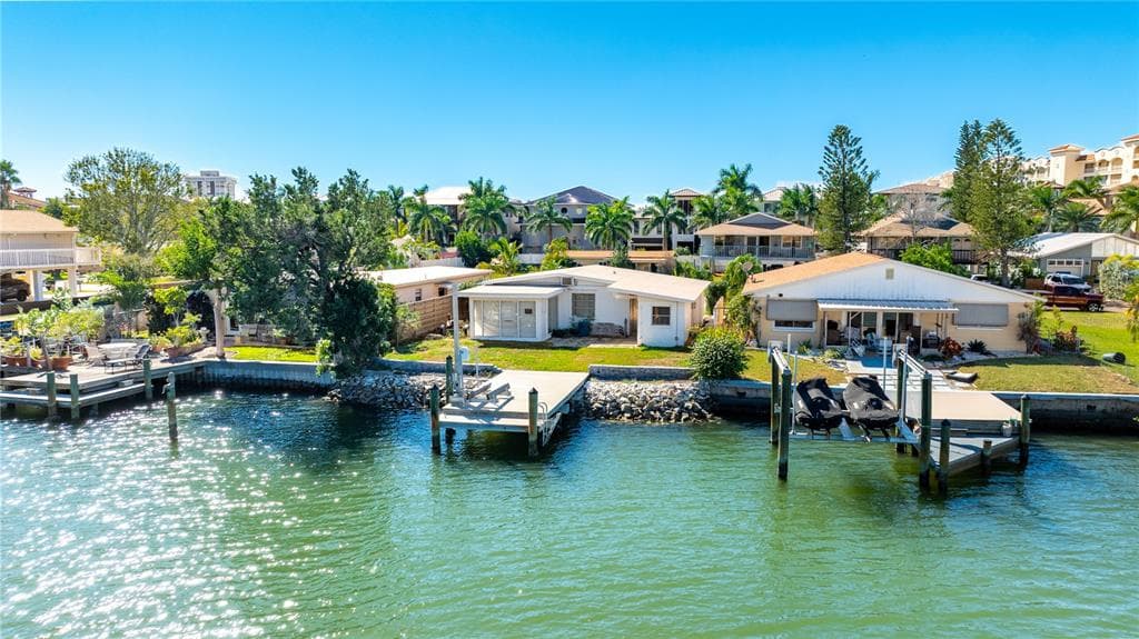 17611 1ST STREET E REDINGTON SHORES, FL 33708