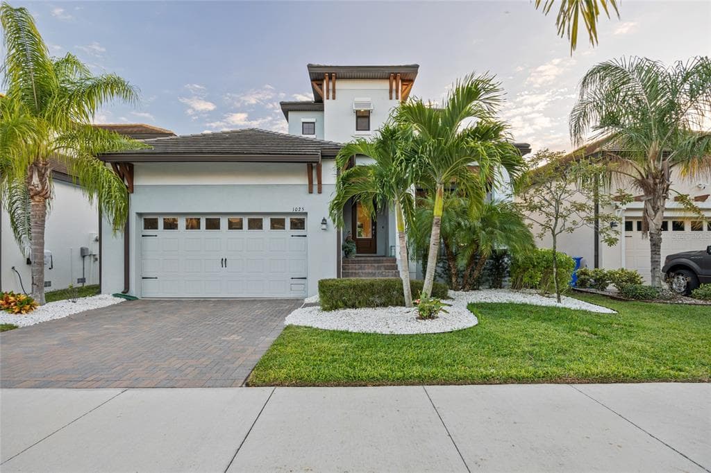 1025 SEAGRAPE DRIVE