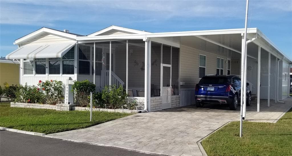 3743 LOMI LOMI DRIVE HOLIDAY, FL 34691