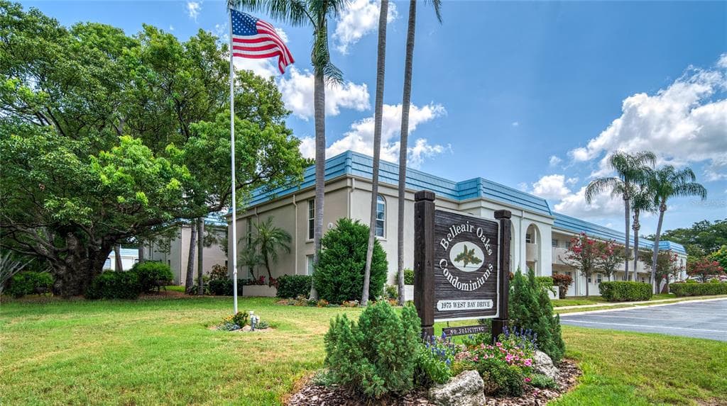 1975 W BAY DRIVE UNIT 301 LARGO, FL 33770