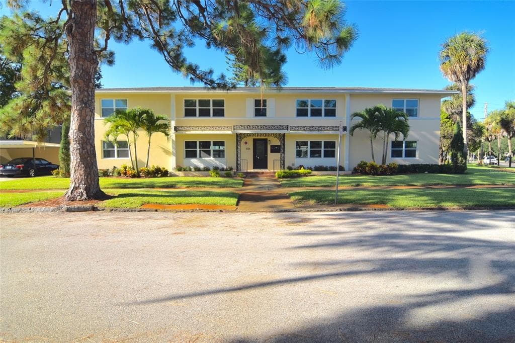 606 12TH AVENUE NE UNIT 1 ST PETERSBURG, FL 33701