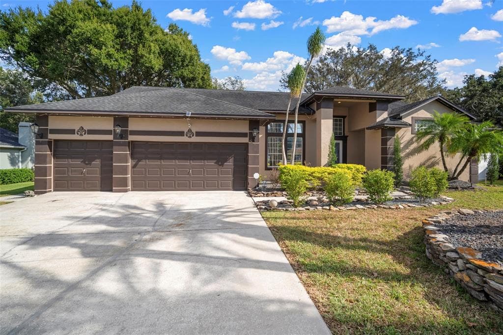 424 SUMMIT CHASE DRIVE