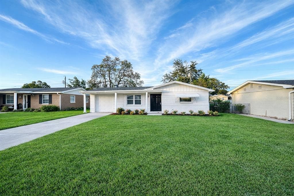 4313 OAK BLUFF AVENUE HOLIDAY, FL 34691