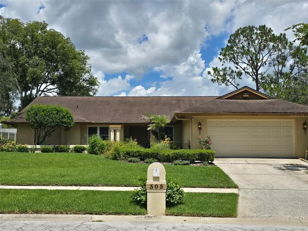 305 RUNNING HORSE ROAD SEFFNER, FL 33584