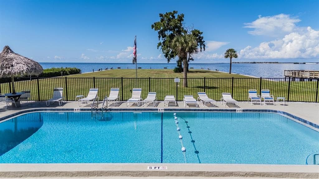 621 WINDRUSH BAY DRIVE UNIT 621 TARPON SPRINGS, FL 34689