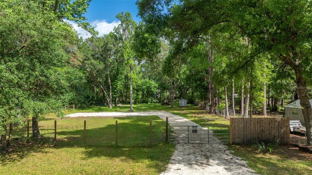 24341 CASEY ROAD BROOKSVILLE, FL 34601