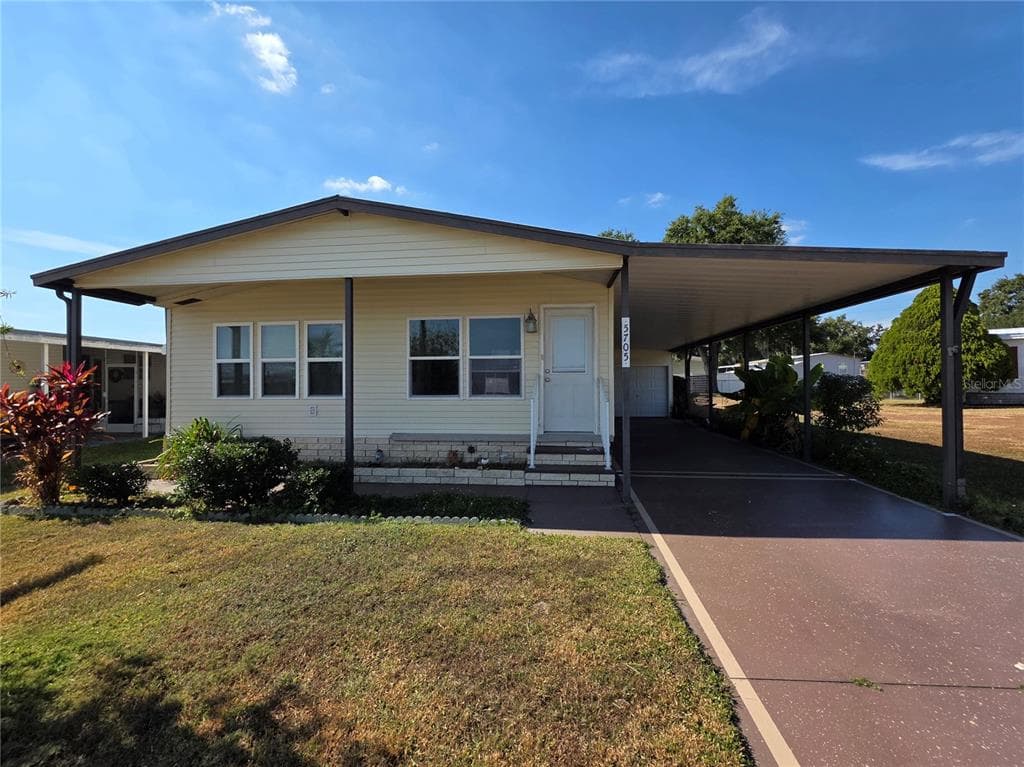 5705 MANDAN  STREET ZEPHYRHILLS, FL 33542