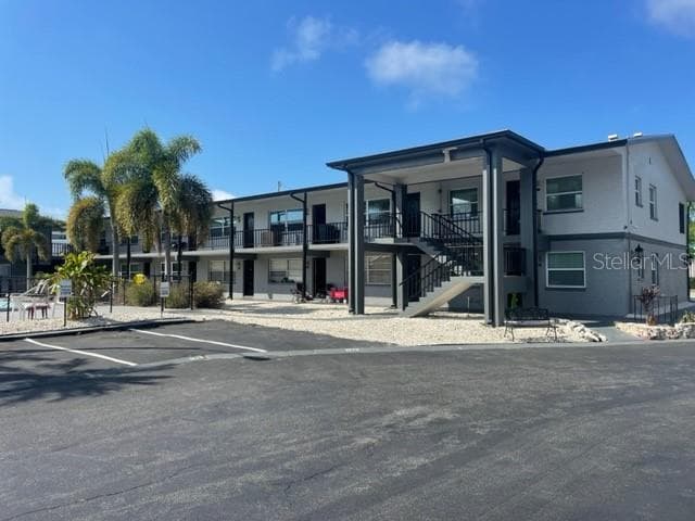 675 INDIAN ROCKS ROAD N UNIT 209D BELLEAIR BLUFFS, FL 33770