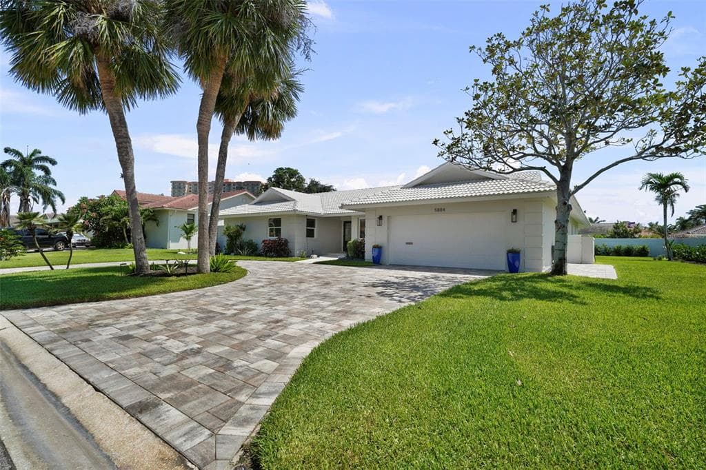 5884 51ST STREET S ST PETERSBURG, FL 33715