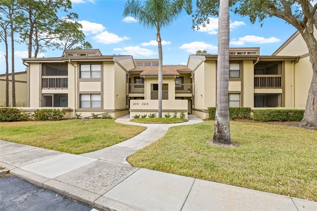 222 WOODLAKE WYNDE UNIT 222 OLDSMAR, FL 34677