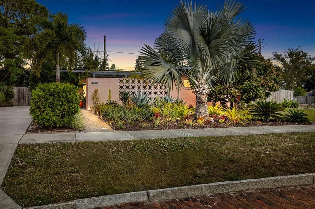 4601 3RD AVENUE N ST PETERSBURG, FL 33713