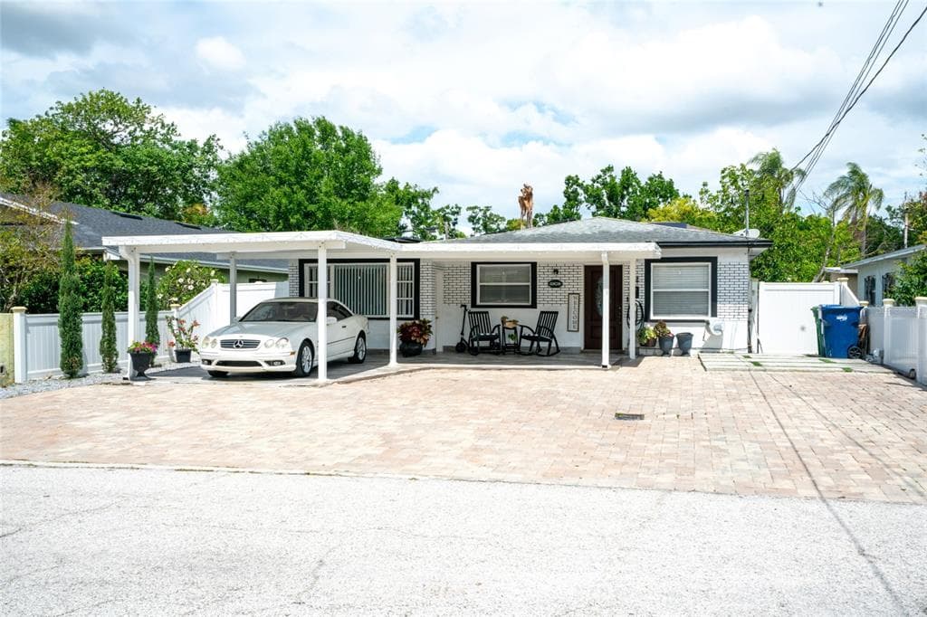 3305 W AILEEN STREET TAMPA, FL 33607