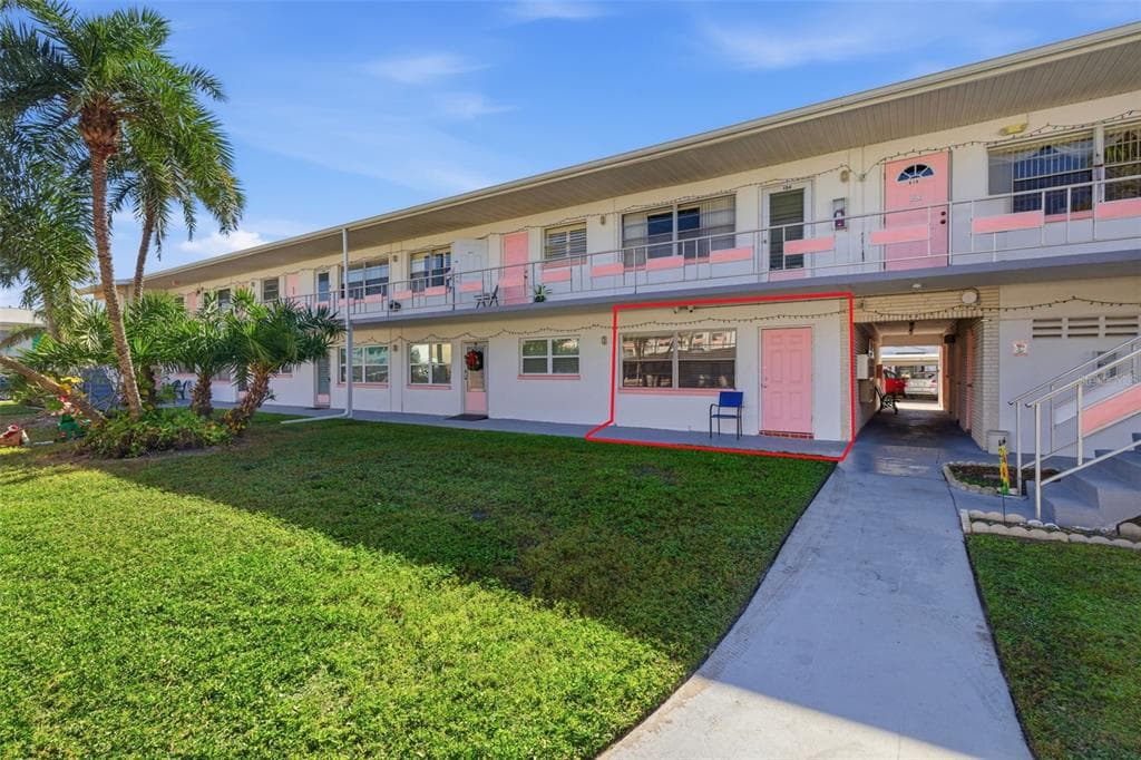 5876 21ST STREET N UNIT 5 ST PETERSBURG, FL 33714