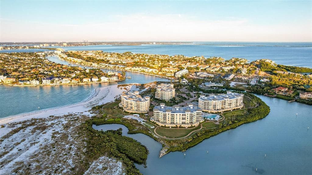 800 COLLANY ROAD UNIT 304 TIERRA VERDE, FL 33715