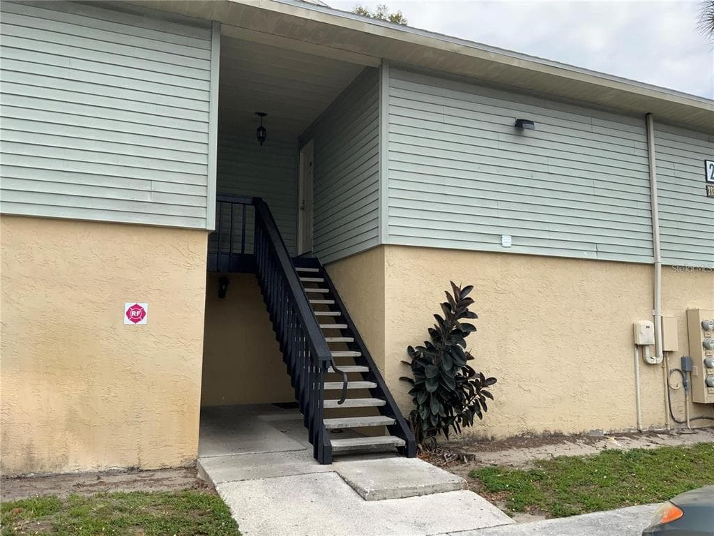 233 RED MAPLE PLACE UNIT 233 BRANDON, FL 33510