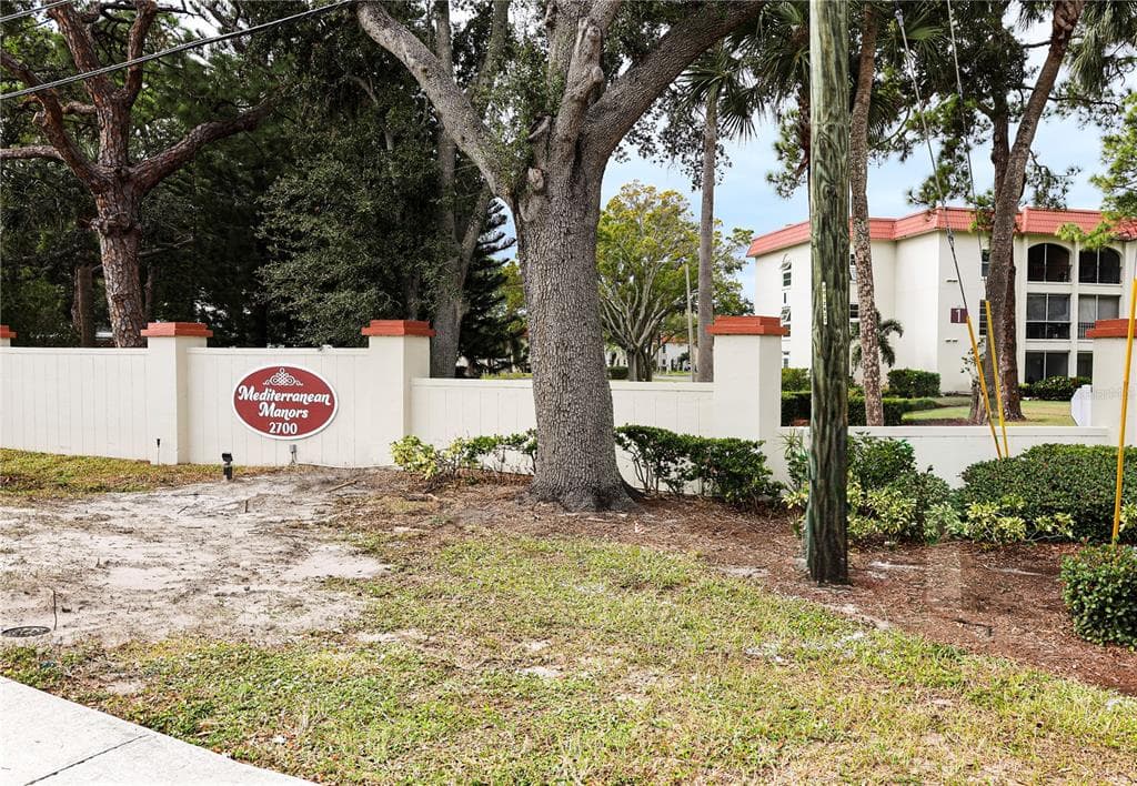2700 BAYSHORE BOULEVARD UNIT 2105 DUNEDIN, FL 34698