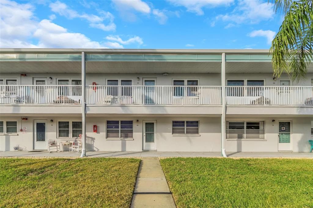 5246 81ST STREET N UNIT 24 ST PETERSBURG, FL 33709