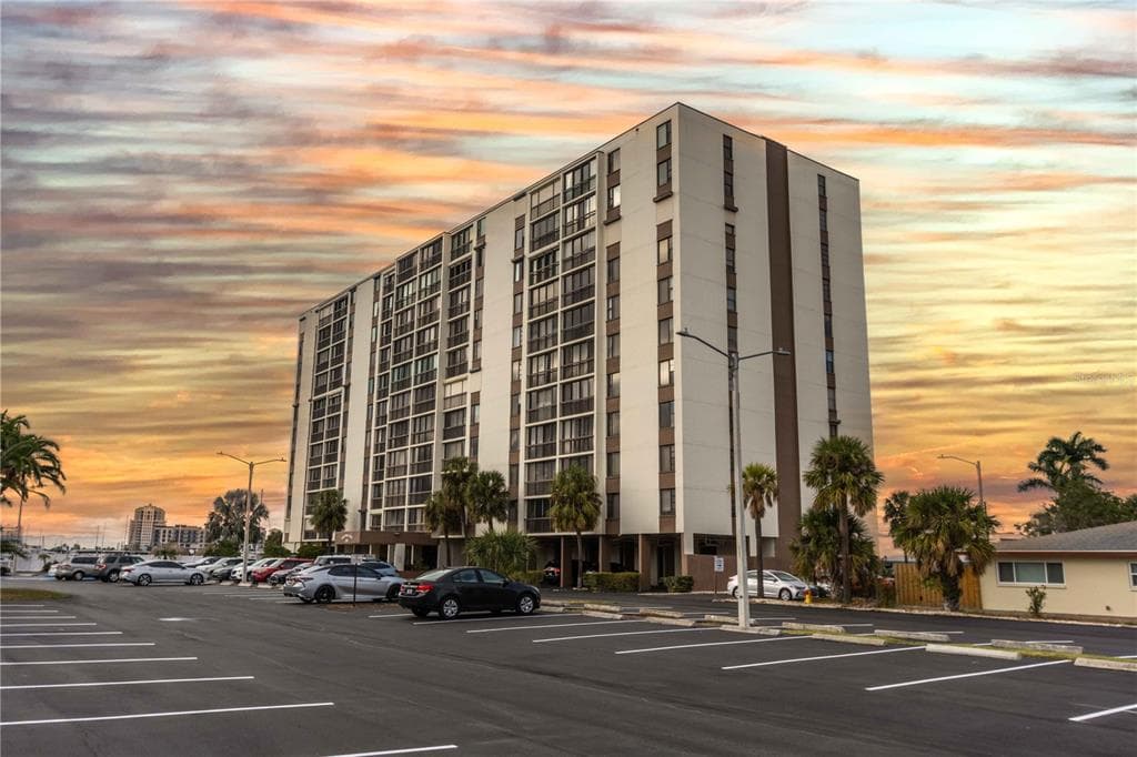 255 DOLPHIN POINT UNIT 803 CLEARWATER BEACH, FL 33767