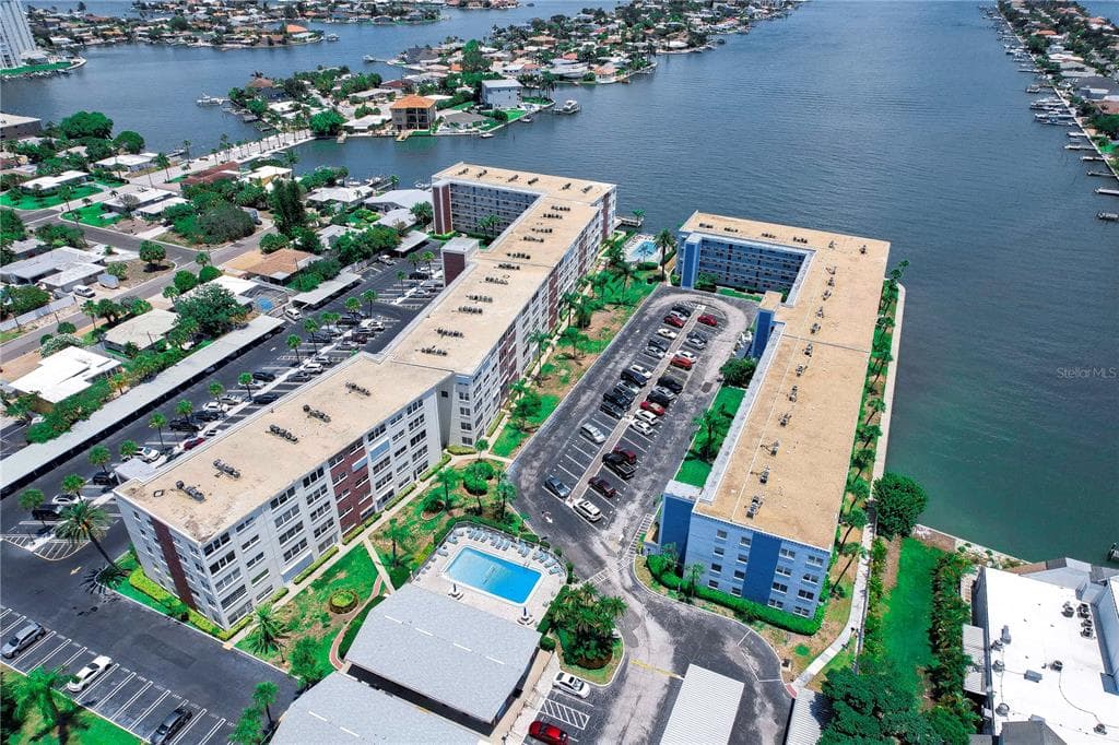 5575 GULF BOULEVARD UNIT 323