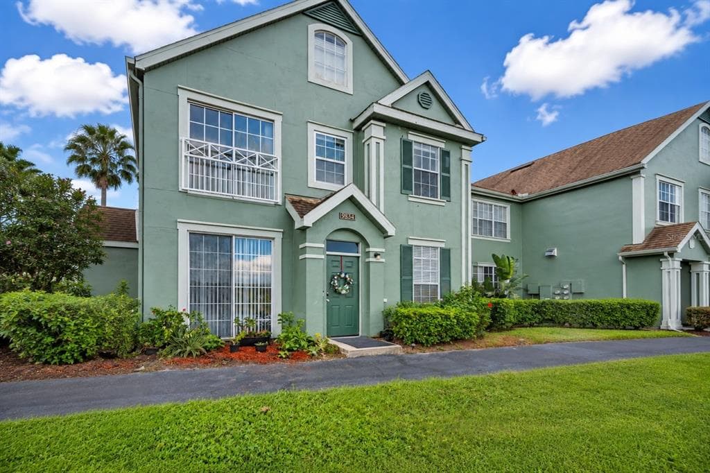 9834 LAKE CHASE ISLAND WAY UNIT 9834 TAMPA, FL 33626