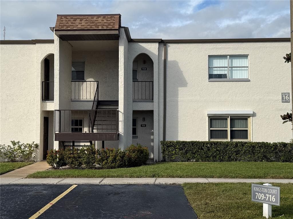 7701 STARKEY ROAD UNIT 711 SEMINOLE, FL 33777