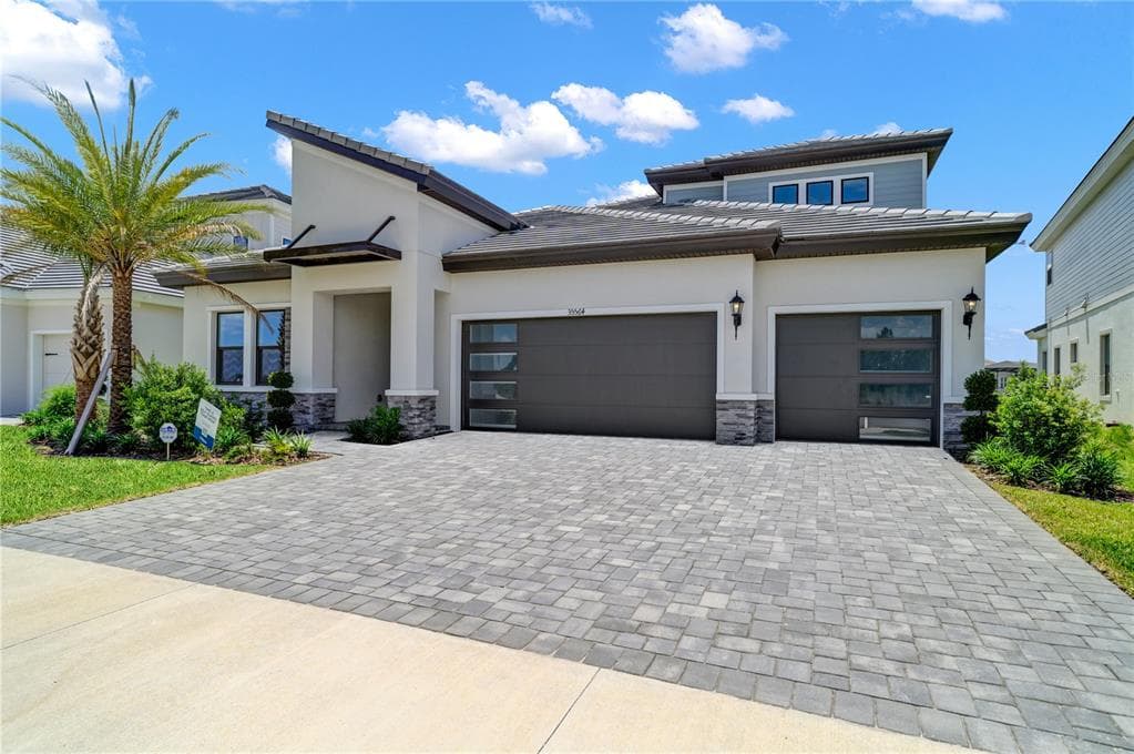 35564 BIG HAWK DRIVE ZEPHYRHILLS, FL 33541