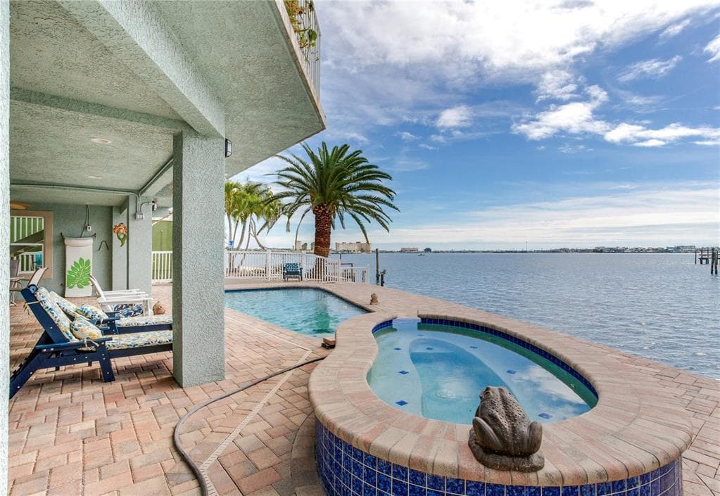 511 161ST AVENUE REDINGTON BEACH, FL 33708