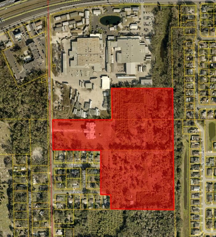 2102 N SHANNON AVENUE PLANT CITY, FL 33563