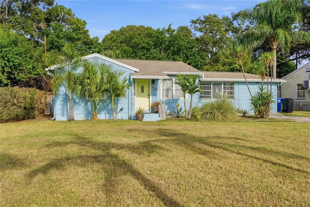 1249 ESSEX DRIVE N ST PETERSBURG, FL 33710