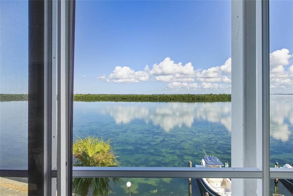 4420 EXETER DRIVE UNIT 303 LONGBOAT KEY, FL 34228