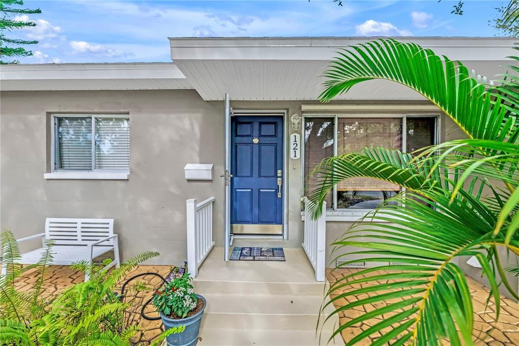 121 43RD AVENUE N ST PETERSBURG, FL 33703