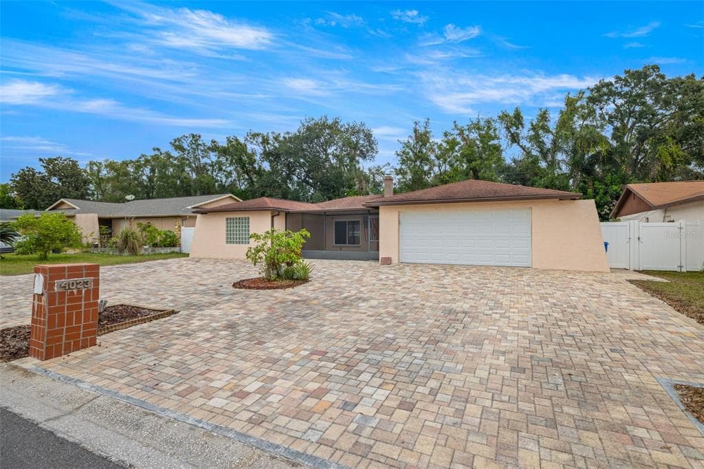 4023 WINDTREE DRIVE TAMPA, FL 33624
