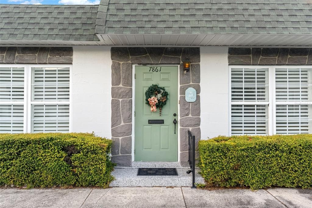 7861 38TH TERRACE N ST PETERSBURG, FL 33709