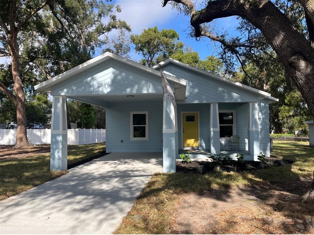 706 AVENUE E PLANT CITY, FL 33563