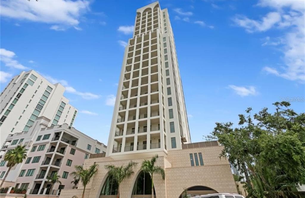 126 4TH AVENUE NE UNIT 501 ST PETERSBURG, FL 33703