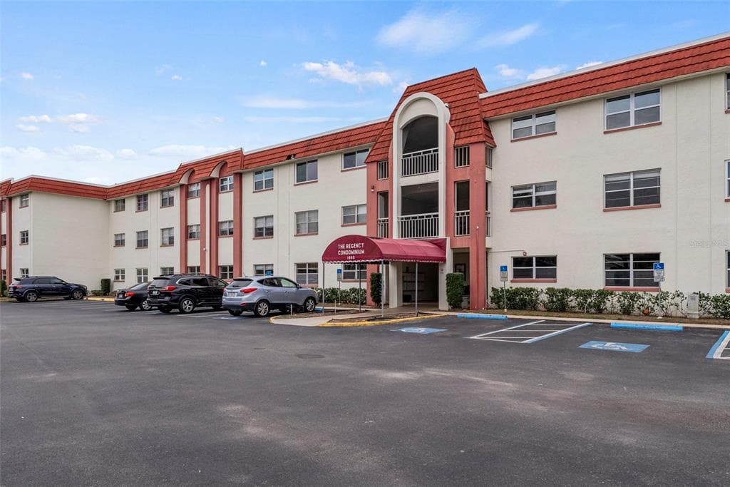 1860 MASSACHUSETTS AVENUE NE UNIT 206 ST PETERSBURG, FL 33703