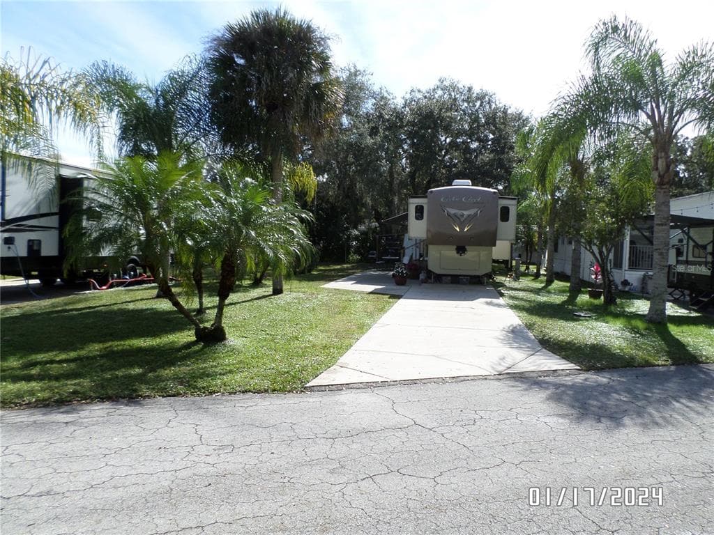 76 NW ROAN ROAD RIVER RANCH, FL 33867