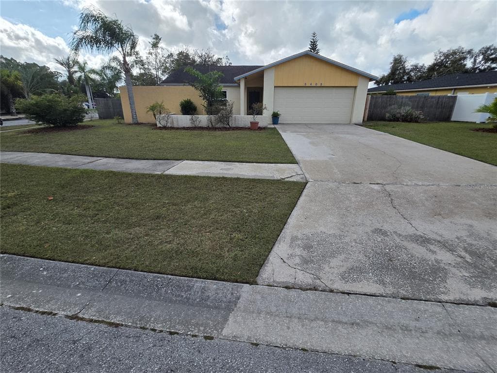 5405 FULMAR DRIVE TAMPA, FL 33625