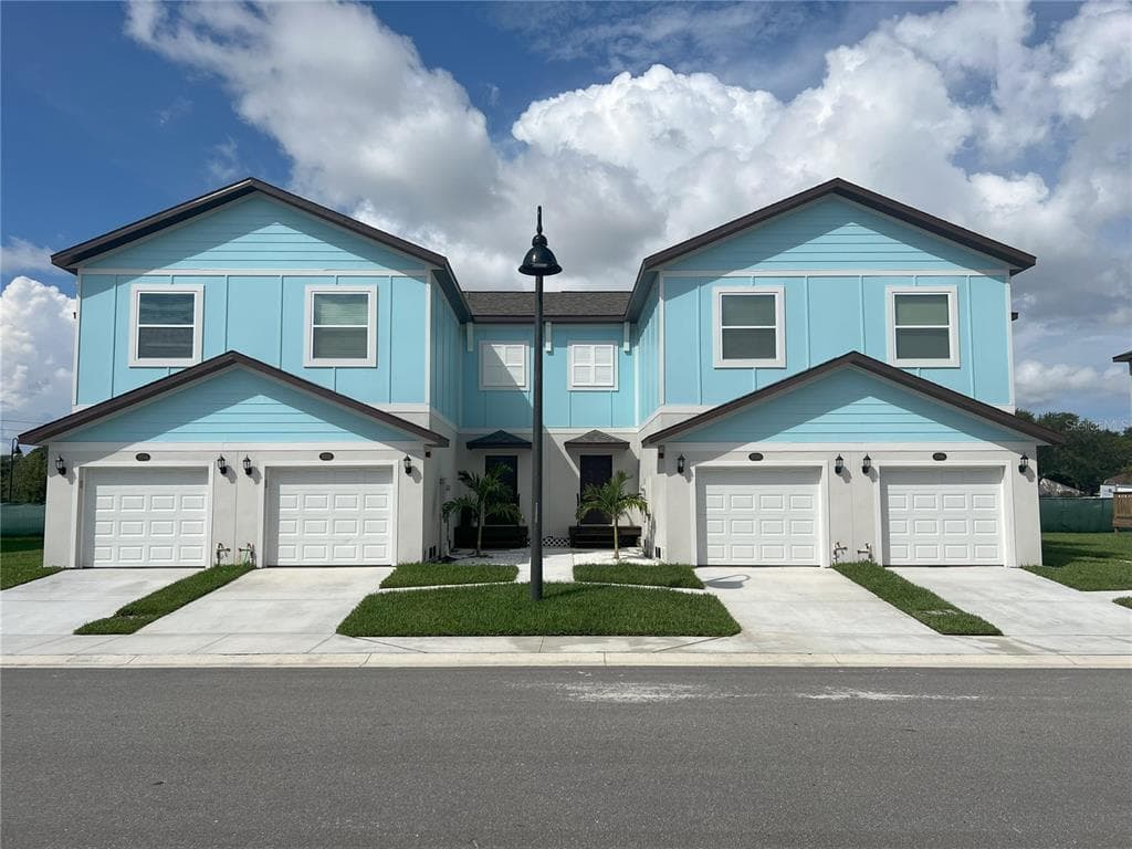 2036 SILVERSTONE CIRCLE CLEARWATER, FL 33760