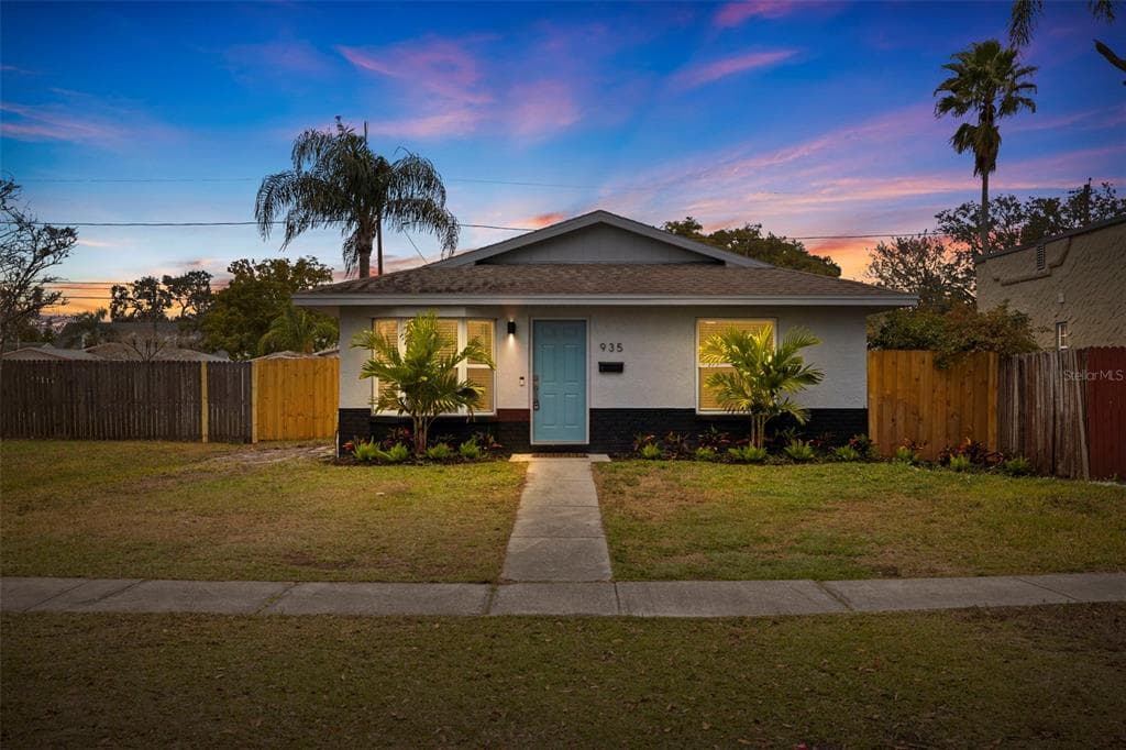 935 47TH AVENUE N ST PETERSBURG, FL 33703