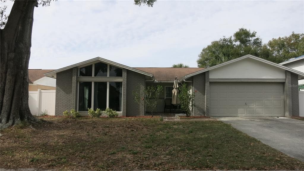 7432 OAKVISTA CIRCLE TAMPA, FL 33634
