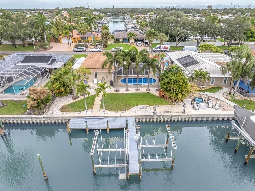 4200 46TH AVENUE S ST PETERSBURG, FL 33711