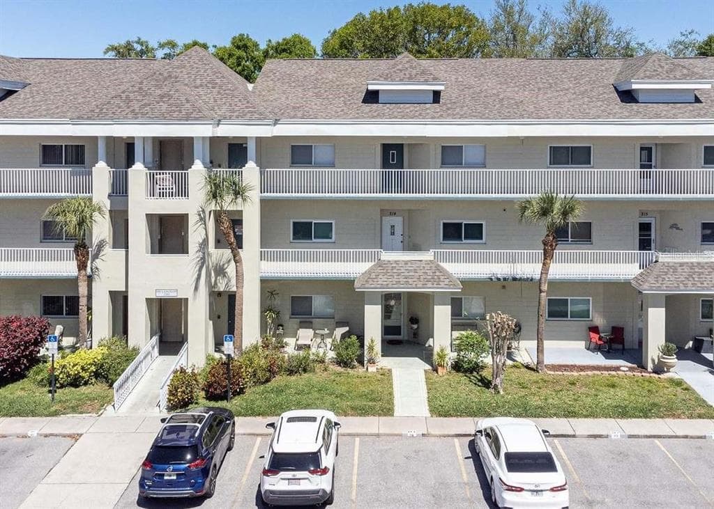2210 UTOPIAN DRIVE E UNIT 214 CLEARWATER, FL 33763