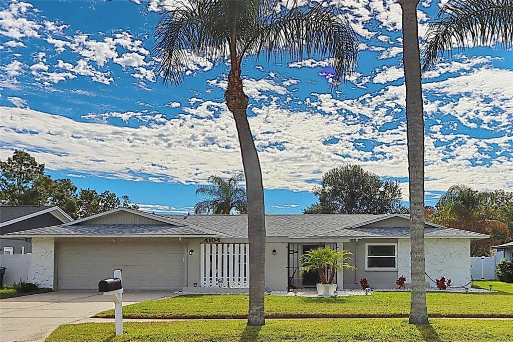 4104 SUMMERDALE DRIVE TAMPA, FL 33624