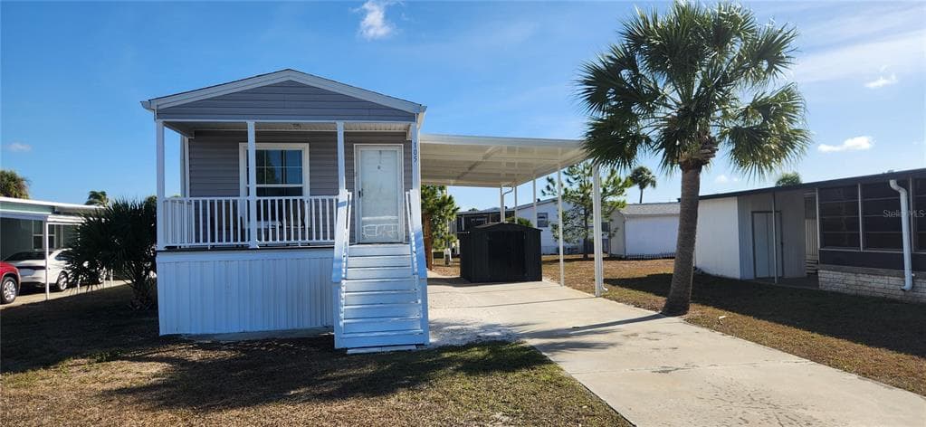 105 W SAINT JOHNS WAY APOLLO BEACH, FL 33572